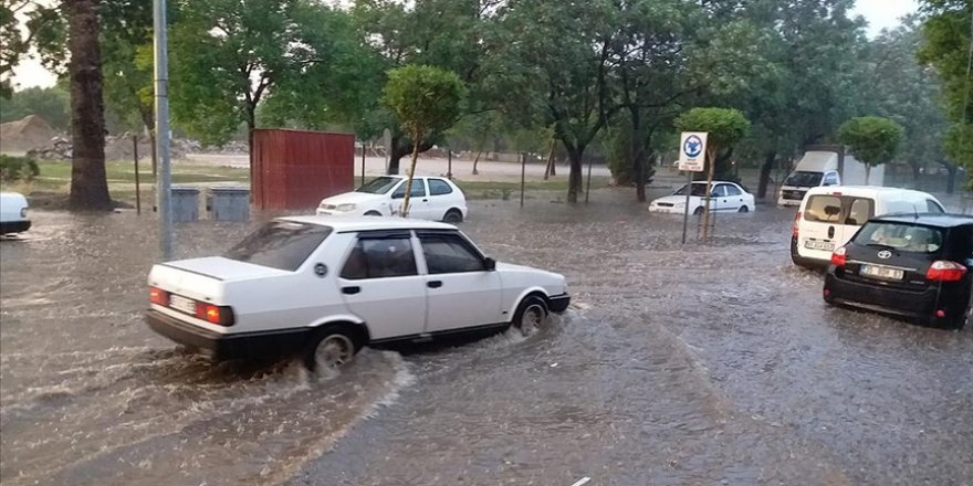 Meteorolojiden Kuvvetli Sağanak Uyarısı