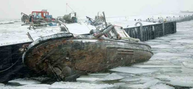 Bering Denizi'nde gemi battı: 1 ölü, 52 kayıp