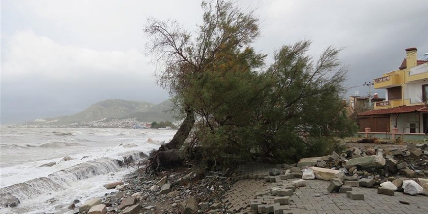 Çanakkale-Balıkesir Sınırındaki Mıhlı Çayı'nın Taşması Sonucu Hasar Oluştu