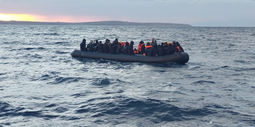 Ayvalık’ta 47 Göçmen Sahil Güvenlik’ten Kaçamadı