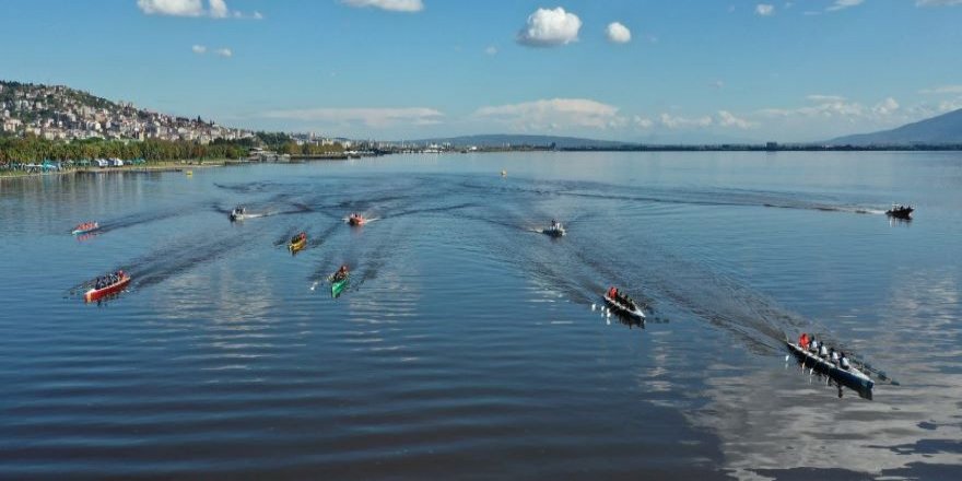 Karşıyaka Sahili'ne Su Sporları Merkezi Yapılacak