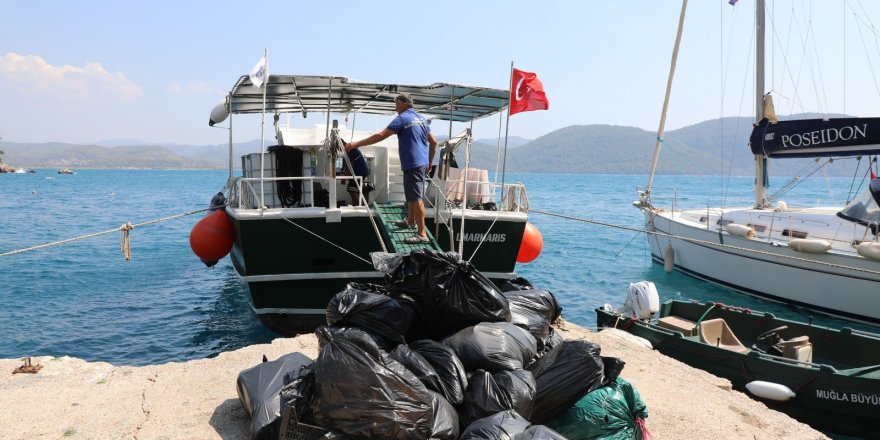 Gökova Körfezi’nde 40 Bin Kilogram Çöp Toplandı