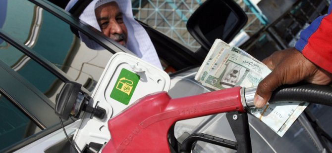 Suudi Arabistan'dan petrole bir darbe daha
