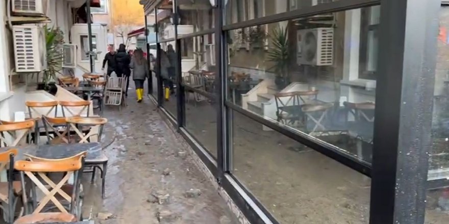 Beşiktaş'ta Ana İsale Hattı Patladı