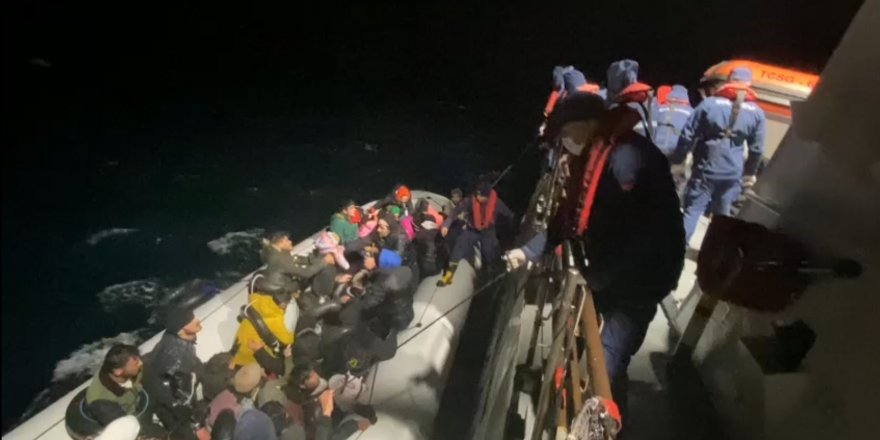 Yunanistan’ın Midilli Adası’na Kaçmak İsteyen 55 Göçmen Yakalandı
