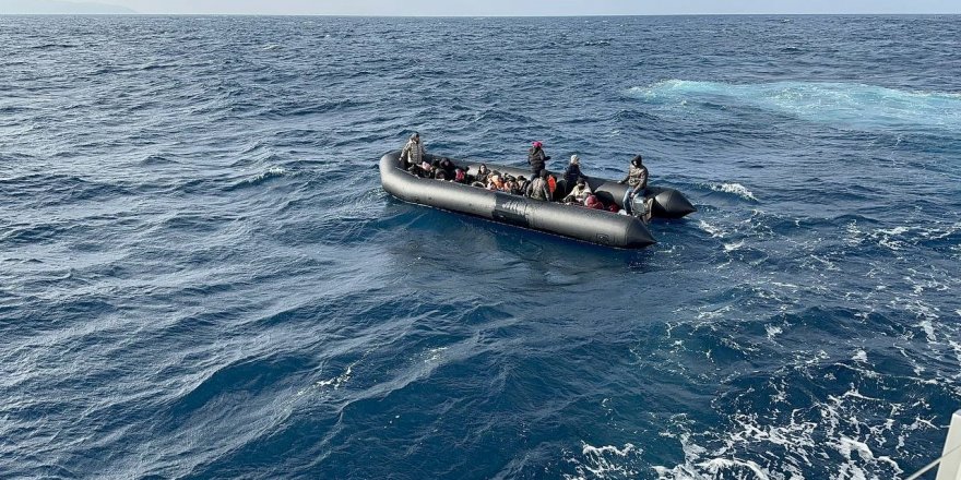 İzmir Açıklarında 57’si Çocuk 159 Düzensiz Göçmen Kurtarıldı