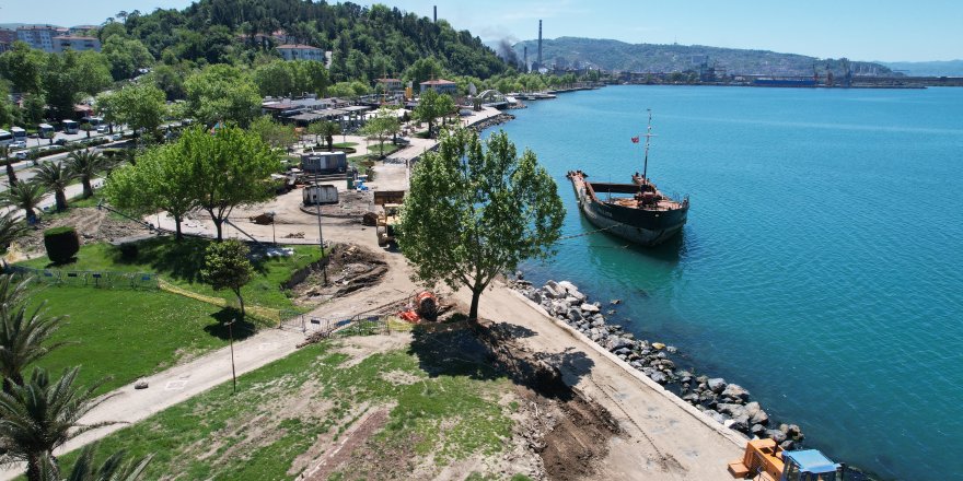 Fırtınada İkiye Bölünen Pallada Gemisi’nin Söküm İşlemleri Sürüyor