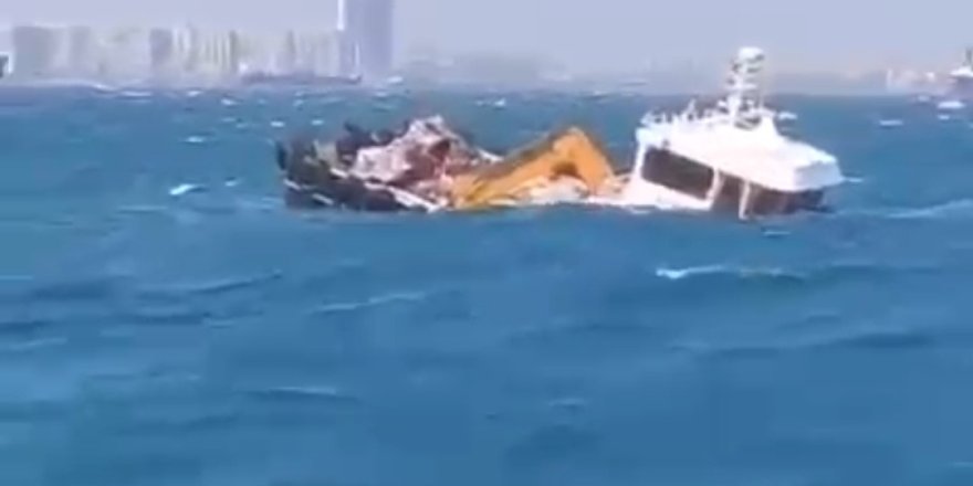 İstanbul’da Kuvvetli Fırtınada Gemi Battı: 4 Kişi Kurtarıldı