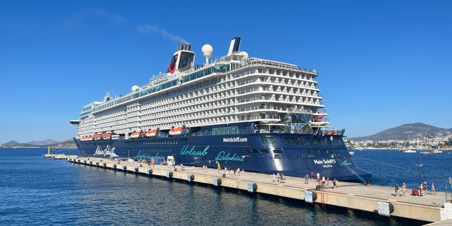 Dev Kruvaziyer 2 Bin 772 Yolcuyla Bodrum'a Geldi