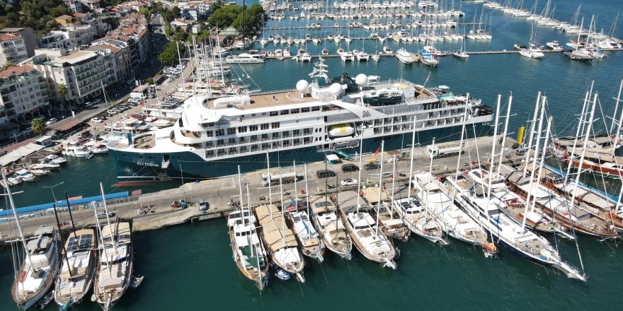 Kruvaziyer Gemisi Bin 769 Yolcu 733 Mürettebatlı Alanya’ya Demirledi