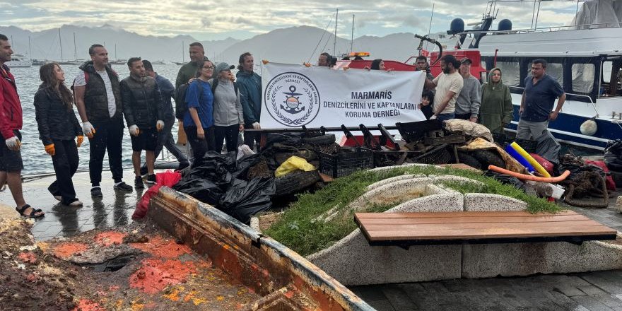 Marmaris'te Sezon Sonu Deniz Dibi Temizliğinde Çıkanlar Şaşırttı