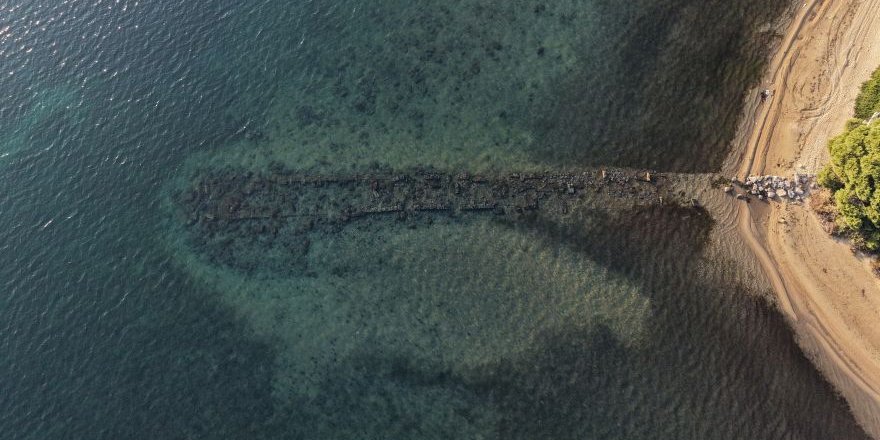 Erdek Körfezi'nde Deniz Çekildi, Antik Liman Gün Yüzüne Çıktı