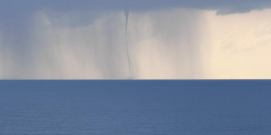 Antalya'da Ardı Ardına Çıkan Hortumlar Kamerada