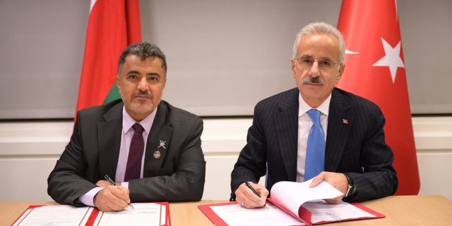 İngiltere'de Türkiye ile Umman Arasında Denizcilik ve Ulaştırma Alanında İş Birliği İçin 2 Yeni İmza