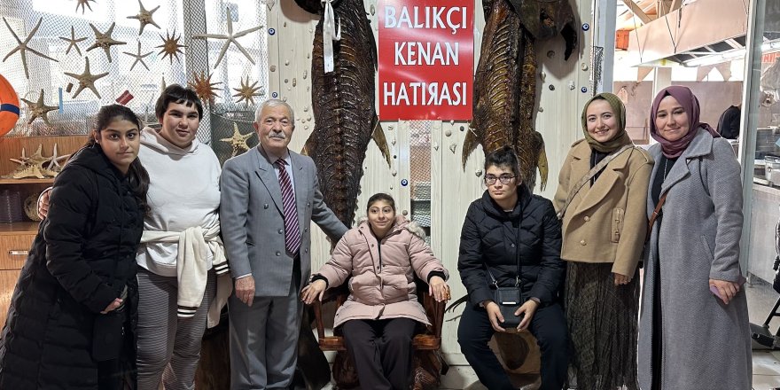 Özel Gereksinimli Bireyler, Türkiye Deniz Canlıları Müzesi’ni Ziyaret Etti