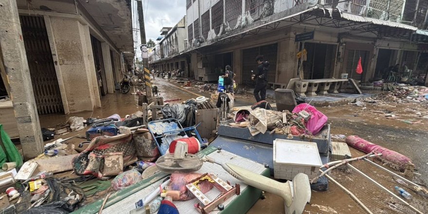 Güney Asya'daki Sel ve Toprak Kaymalarında Can Kaybı Bin 400'ü Geçti