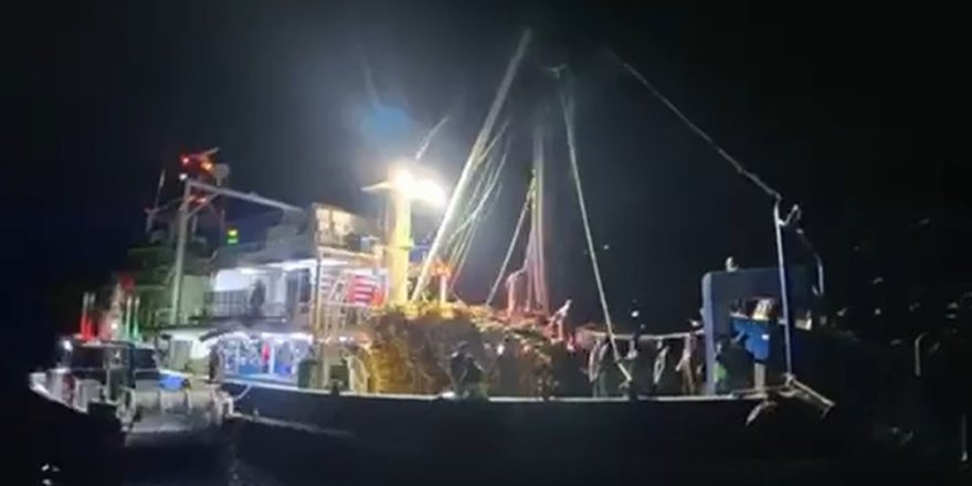 Gece Yarısı Teknelere Baskın