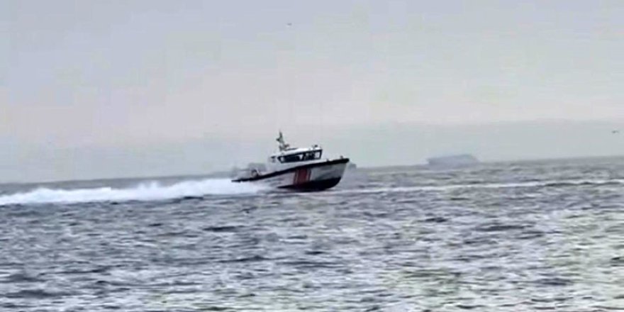 Çeşme Açıklarında Mülteci Hareketliliği: Sahil Güvenlik Mülteci Botunu Takip Etti