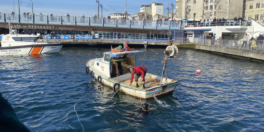 Haliç'ten 33 Kilogram Olta Kurşunu Çıkarıldı