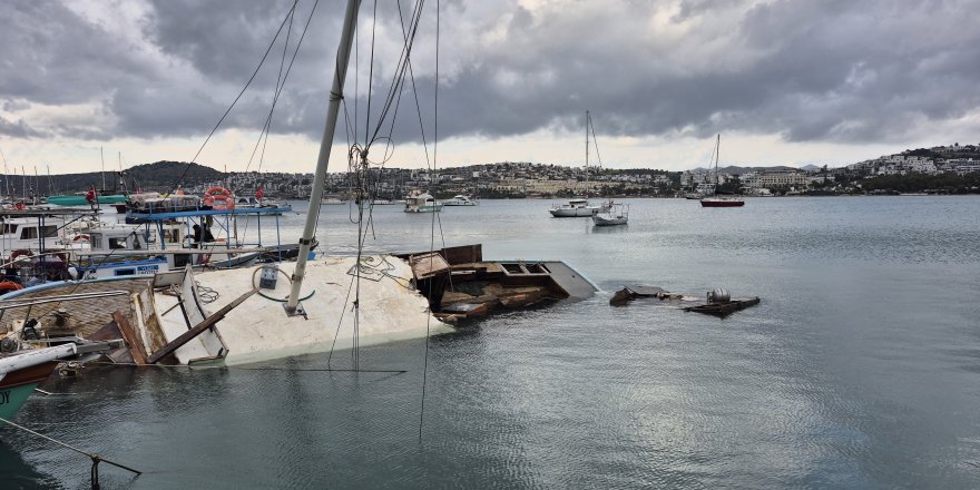 Muğla’da Kuvvetli Rüzgar Tekne Batırdı