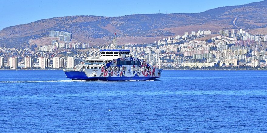 İzmir'de Olumsuz Hava Şartları Nedeniyle Vapur Seferleri İptal Edildi