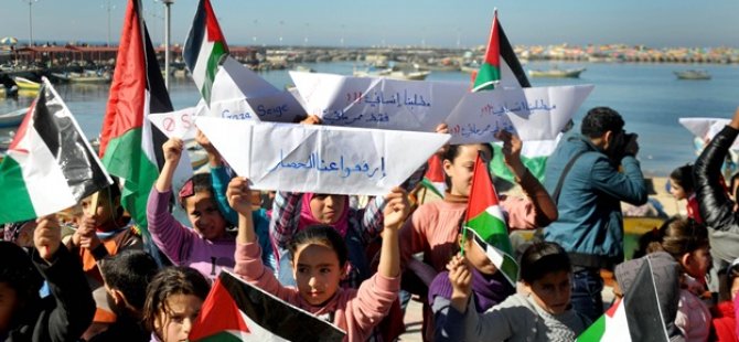Gazzeli çocuklardan liman gösterisi