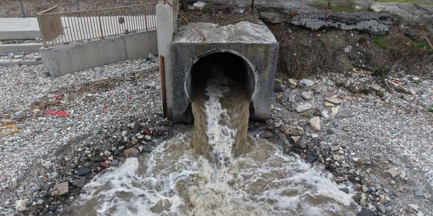İstanbul'un Atık Suları Marmara Denizi'nin Rengini Değiştiriyor