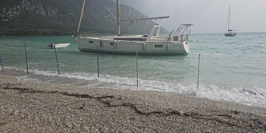 Akbük'te Şiddetli Fırtına ve Sağanak Hayatı Olumsuz Etkiledi