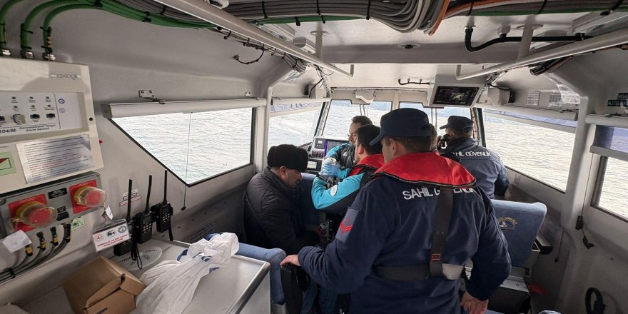 Bozcaada Açıklarında Ticari Gemide Rahatsızlanan Bir Kişinin Tıbbi Tahliyesi Gerçekleştirildi