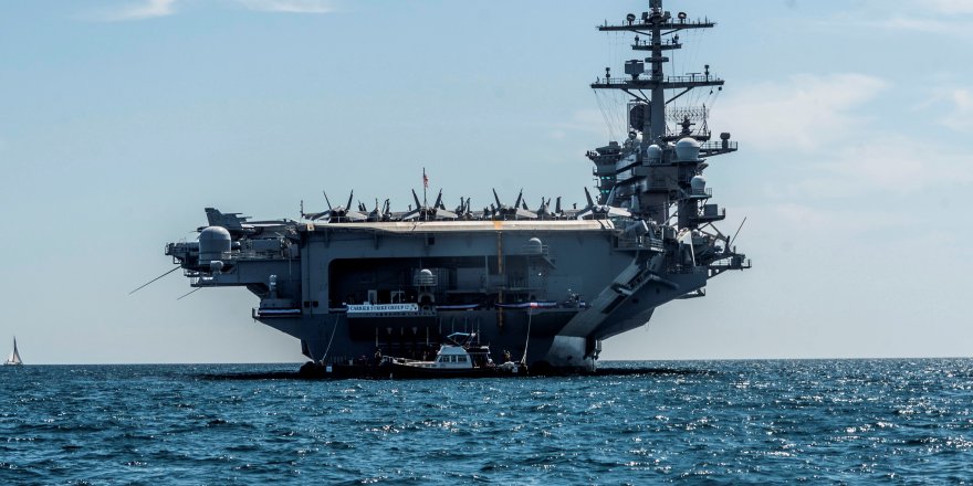 İran, ABD’ye Ait USS Abraham Lincoln Uçak Gemisine Füze Saldırısı Düzenledi