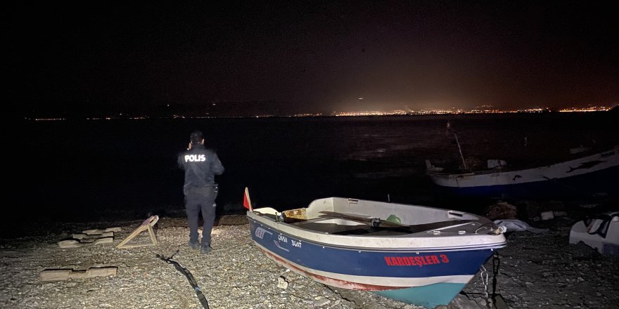 Balık Tutmak İçin Açılan Kayık Battı, Baba-Oğul Ölümden Döndü