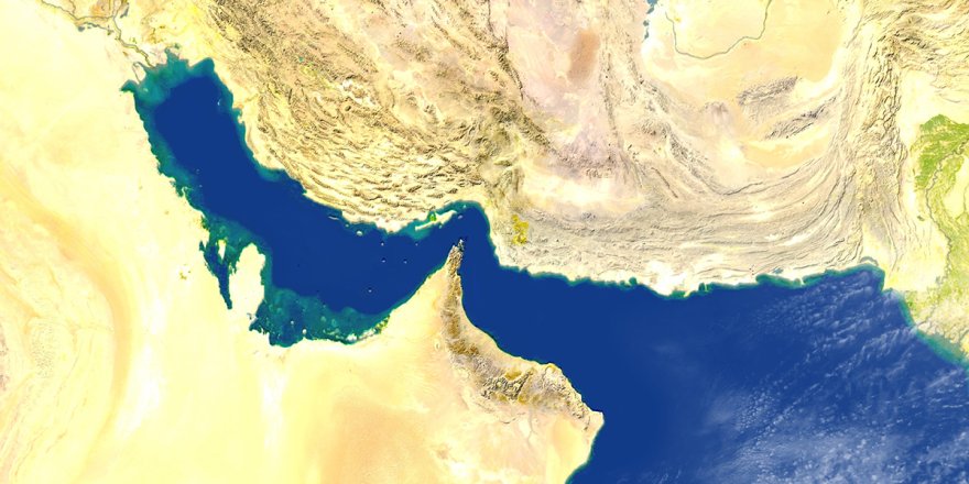 İran Hürmüz Boğazı’nı Yeniden Kapattı