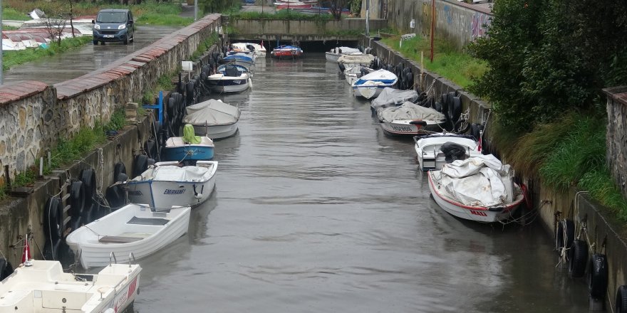 Kartal'da Denize Açılan Balıkçı Kayboldu: Teknesi Bulundu, Kendisi Yok