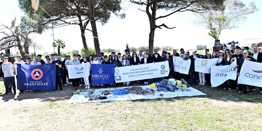 Lara Sahili'nde Öğrencilerden Bilimsel Temizlik