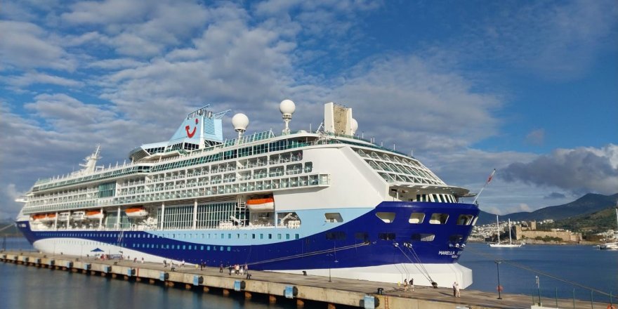 Sezonun İkinci Kuruvaziyer Gemisi Bodrum'a Geldi