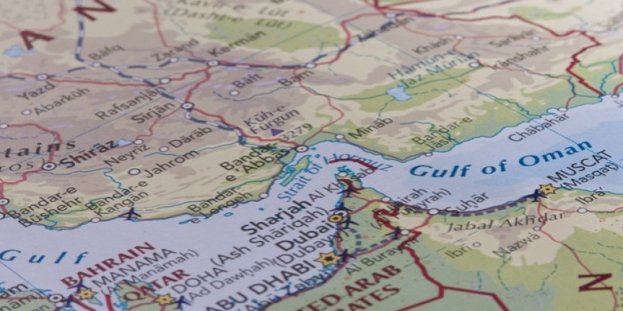 İran, 2 Hafta Süreyle Hürmüz Boğazı'nı Geçişlere Açtı