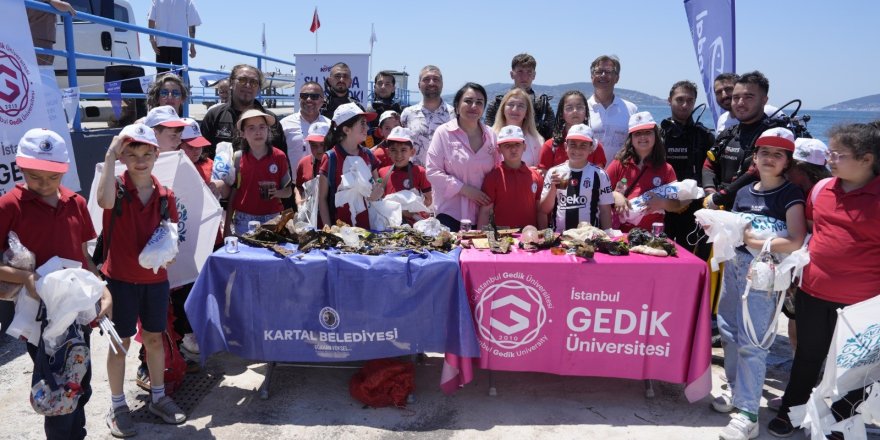 Kartal Sahili'nde "Su Yoksa Hayat Yok" Buluşması: Deniz Dibindeki Atık Malzemeler Temizlendi 