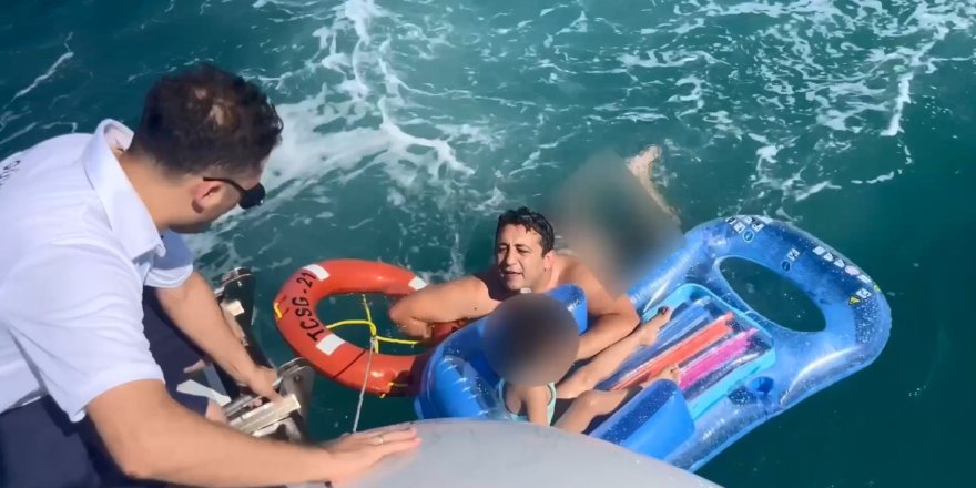 Aydın'da Deniz Yatağıyla Sürüklenen Çocuk Sahil Güvenlik Tarafından Kurtarıldı