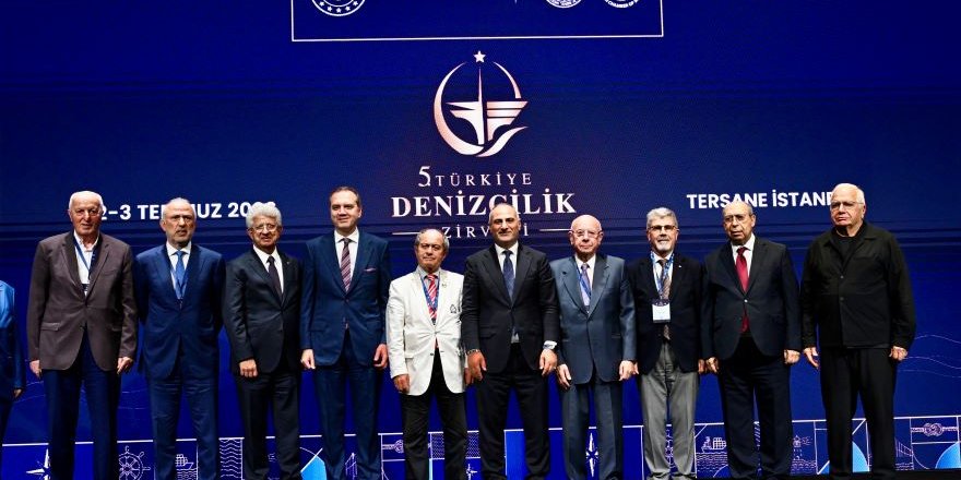 Denizcilik Duayenleri Sektöre Işık Tuttu