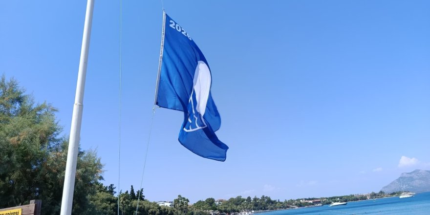 Hastanealtı Plajı’nda Mavi Bayrak Yeniden Gönderde