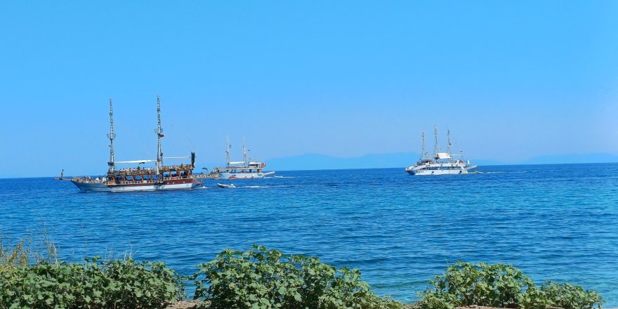 Kuşadası'nda Tekne Turlarına Yoğun İlgi