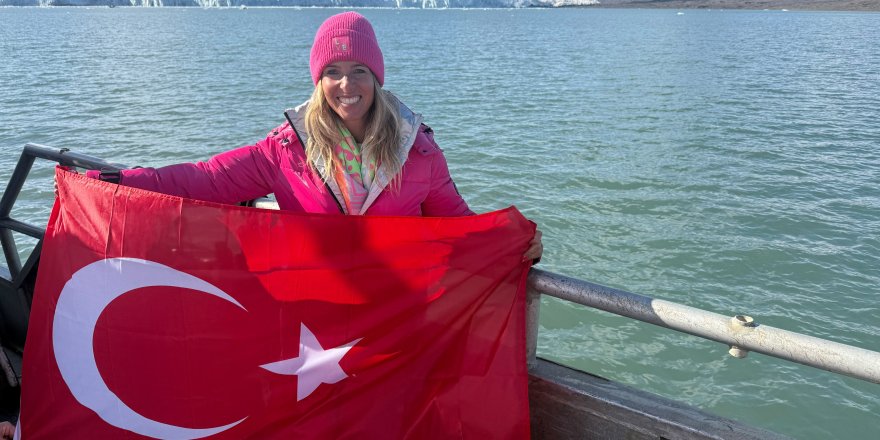 Deniz Kayadelen, Buzullarda Yüzen İlk Türk Sporcu Unvanını Elde Etti