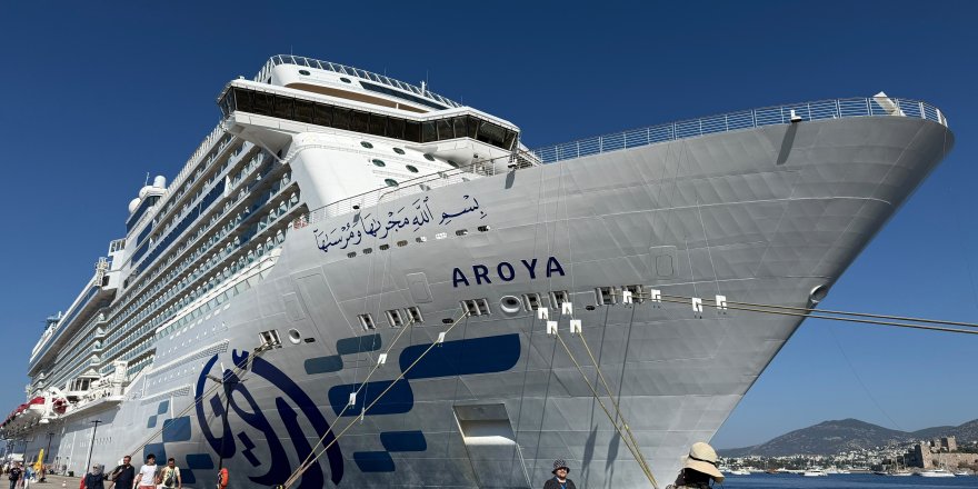 Dev Kruvaziyer Bodrum’a Demirledi
