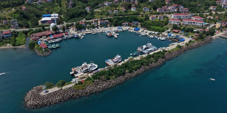 Karadenizli Balıkçılar Sezon İçin Ağ Bakımlarını Sürdürüyor