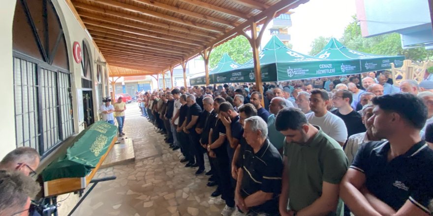 Karadeniz'deki Gemi Saldırısında Hayatını Kaybeden Görevli Kocaeli'de Defnedildi