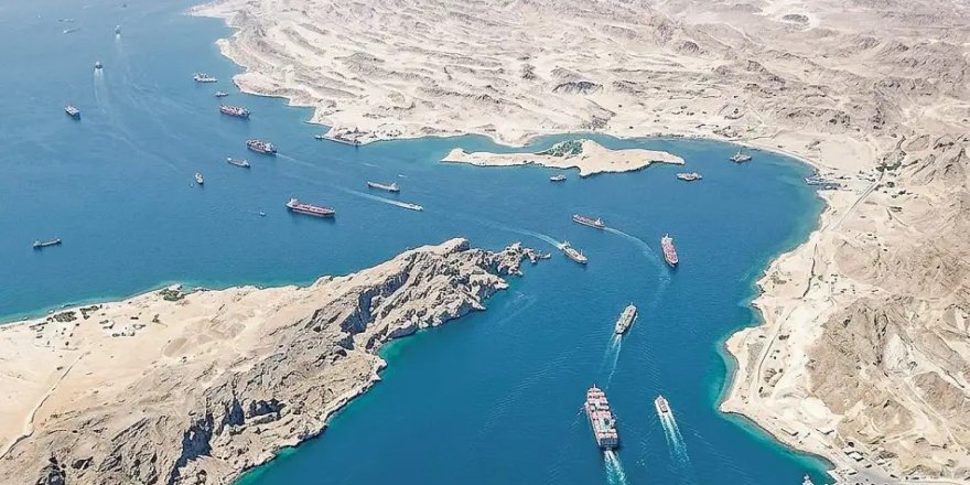 Reuters: "Umman, İran'a Hürmüz Boğazı İçin Bölgesel Bir Mekanizma Önerdi"