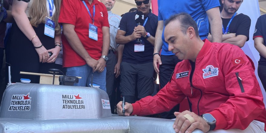 Bakan Kacır: "Milli Uçak Gemimizi 2027 Sonunda Denize İndirmek İçin Çalışıyoruz"