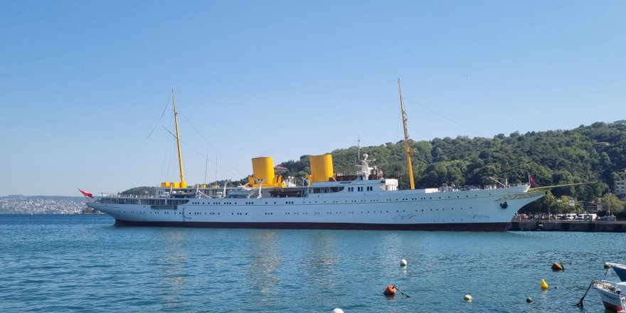 TCG Savanora Gemisi İstanbul Boğazı’ndan Geçti
