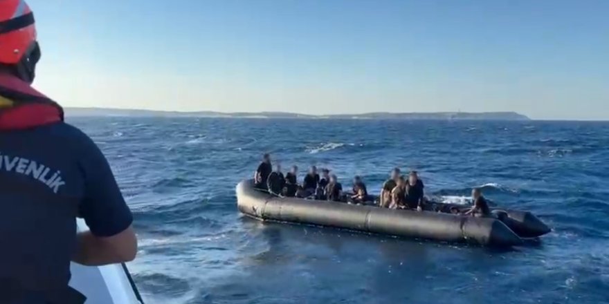 İzmir Açıklarında 37 Düzensiz Göçmen Yakalandı, 30 Göçmen Kurtarıldı