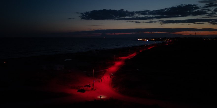 Carettalar İçin Deniz Yoluna LED Işık Döşendi